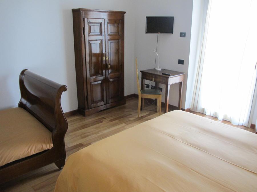 Villa Emilia Castronno Szoba fotó